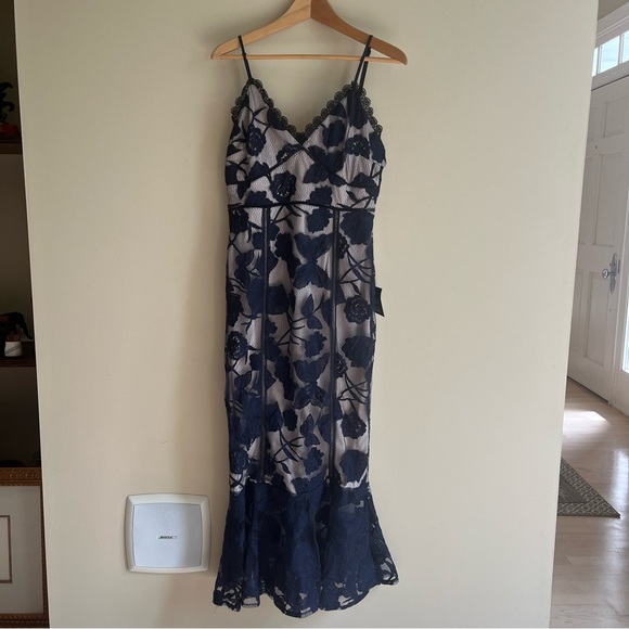 Lulu’s Navy Alluring Dream Maxi Formal Dress Sz M NWT - Picture 3 of 12
